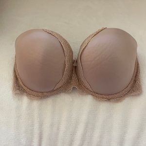 Victoria’s Secret strapless bra